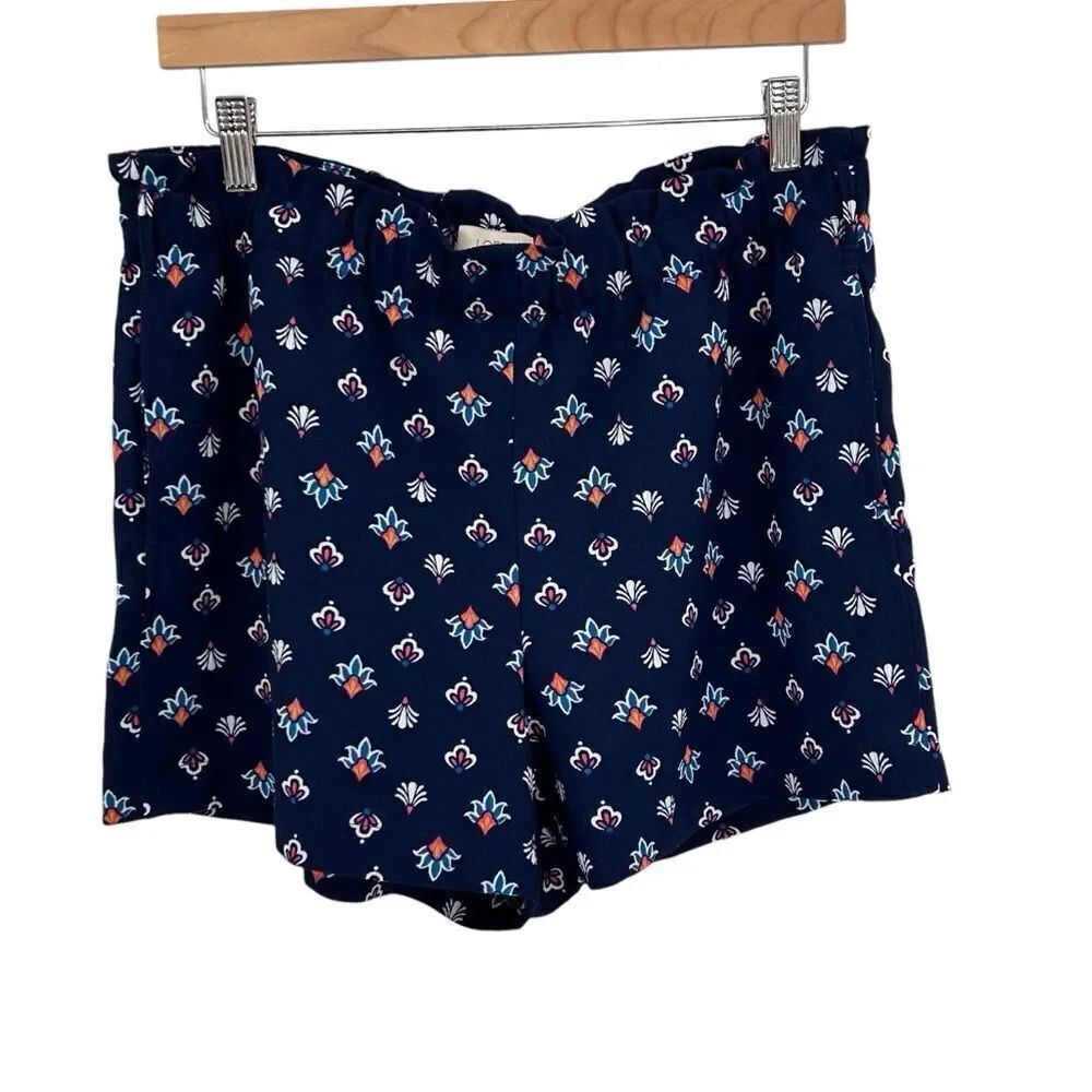LOFT navy pull on shorts size medium